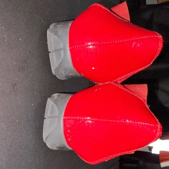 Red Sandals - Picture 7 of 13